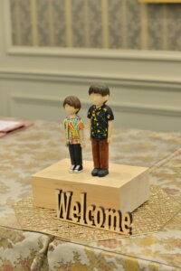 おふたりの代わりにおふたりの人形がゲストをお出迎え!